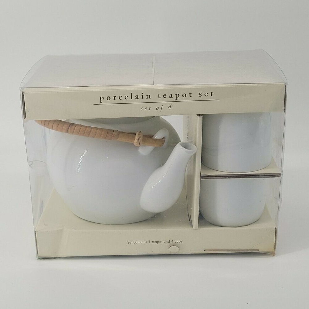 PIER 1 IMPORTS White Porclein China Teapot and 4 Cups Wood Handle 420/4204